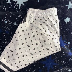 Men's White Patterned Shorts